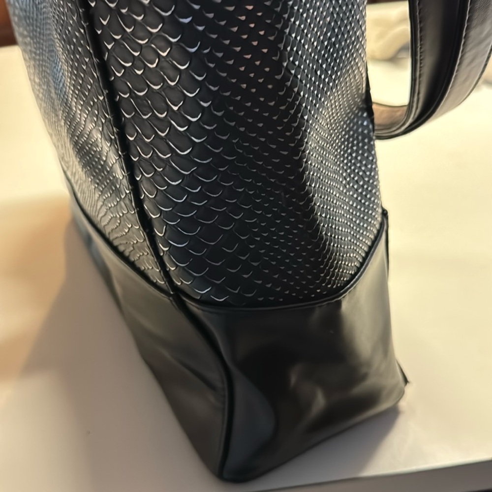 Marlon Black & Silver Tote/Shoulder Bag NWOT - Picture 4 of 8